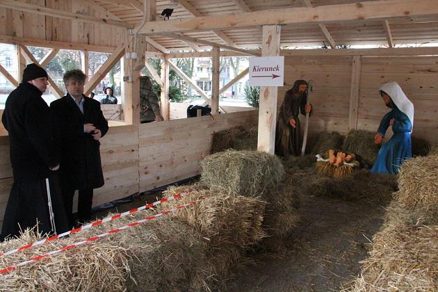 Żywa szopka na Pl. Pokoju