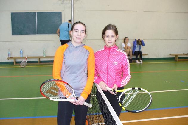 Ferie na sportowo - Halowy Turniej Tenisa Ziemnego  dla dzieci i młodzieży