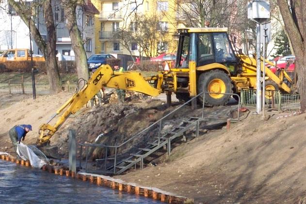 Budowa i przebudowa bulwarów nad rzeka Łebą