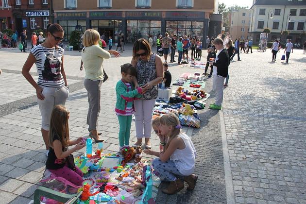 Młodzieżowy pchli targ