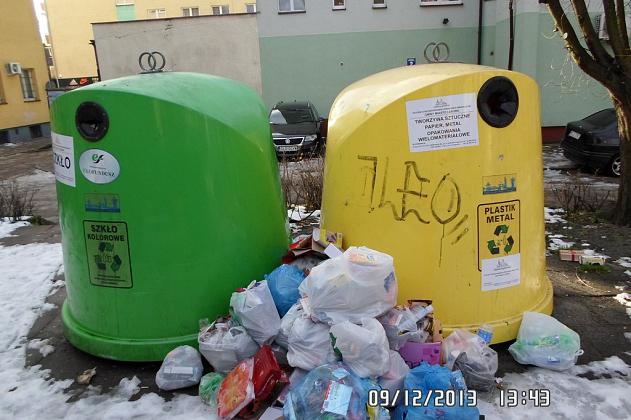 Żółte pojemniki na odpady surowcowe