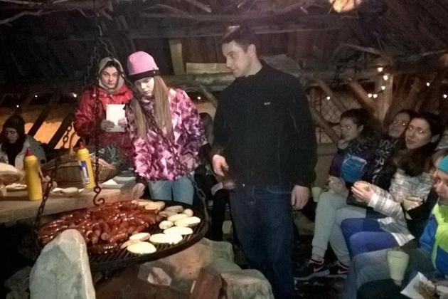 Śnieg,narty i dobra zabawa.