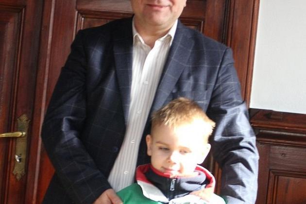 Przedszkolaki do ratusza przyniosły wiosnę