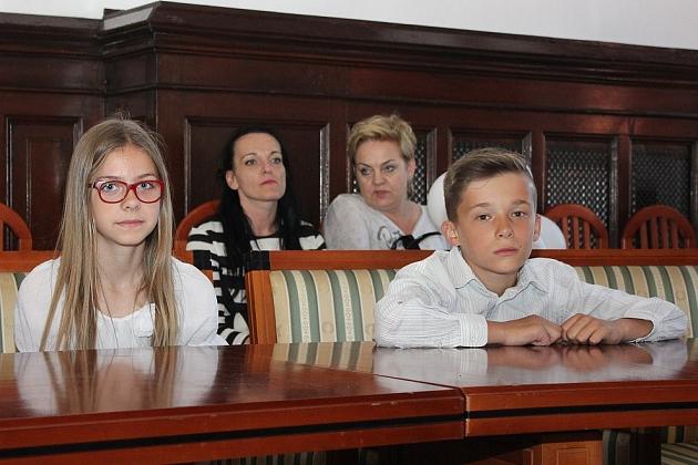 Szybko czytali o książkach i kamieniach szlachetnych