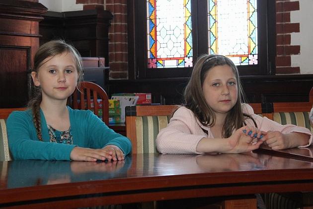 Szybko czytali o książkach i kamieniach szlachetnych