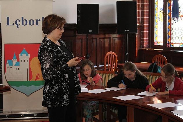 Szybko czytali o książkach i kamieniach szlachetnych