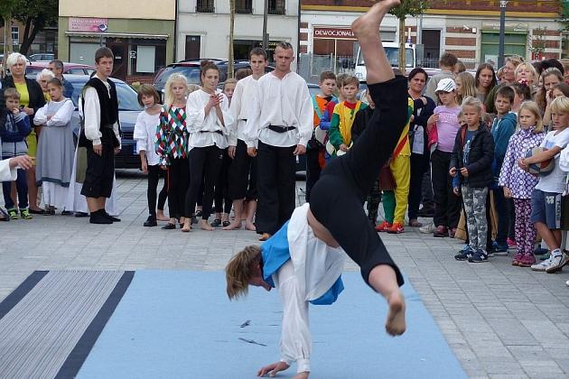 Pląsy w średniowiecznych rytmach