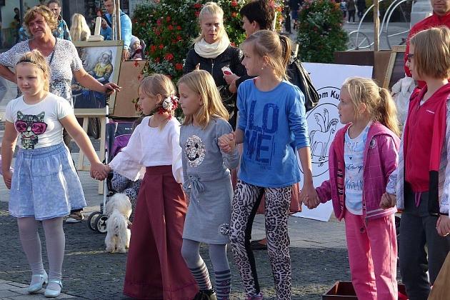 Pląsy w średniowiecznych rytmach