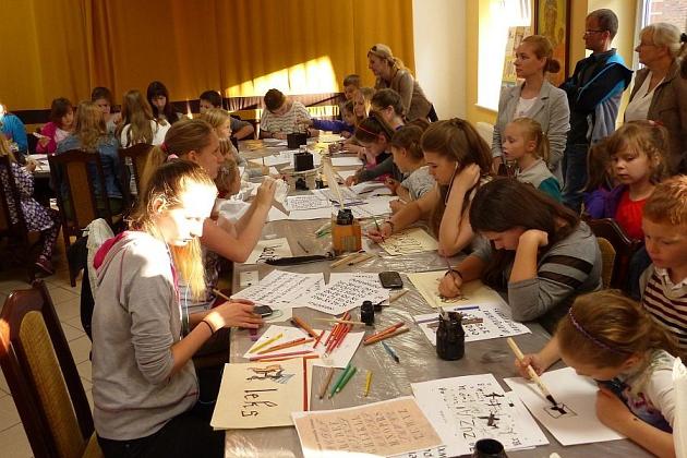 Pląsy w średniowiecznych rytmach