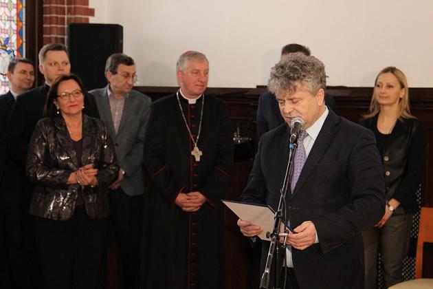 Ksiądz Biskup kolędował w ratuszu