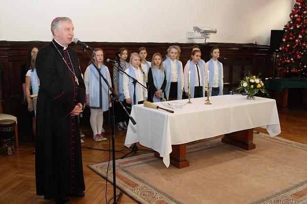 Ksiądz Biskup kolędował w ratuszu