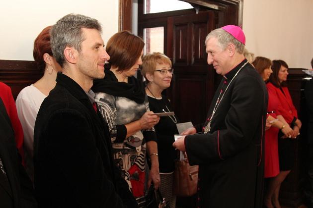 Ksiądz Biskup kolędował w ratuszu