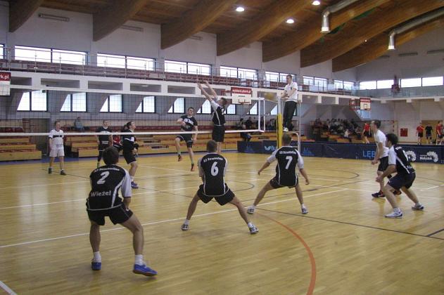 Bojan Żubry zwycięzcą rundy zasadniczej Amatorskiej Ligi Siatkówki w Lęborku