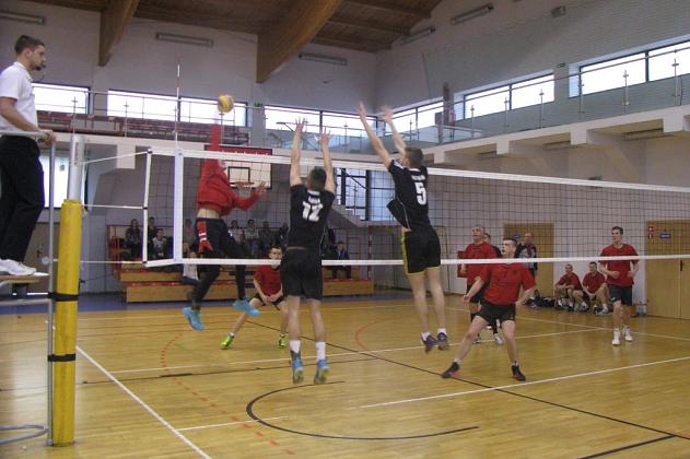 Bojan Żubry zwycięzcą rundy zasadniczej Amatorskiej Ligi Siatkówki w Lęborku