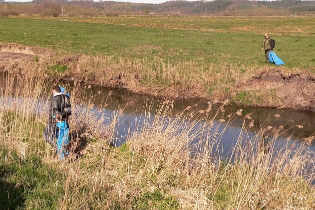 Wysprzątali rzekę Łebę