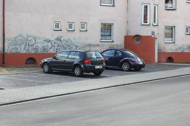 Nowa nawierzchnia i parkingi na Wybickiego