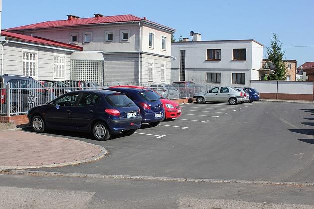 100 wybudowanych lub wyremontowanych miejsc parkingowych w I półroczu 2016