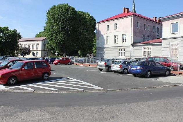 100 wybudowanych lub wyremontowanych miejsc parkingowych w I półroczu 2016