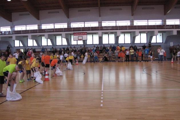 Uczniowie z lęborskich szkół rywalizowali w Konkursie Sportowym „Kto z nas lepiej i prędzej”