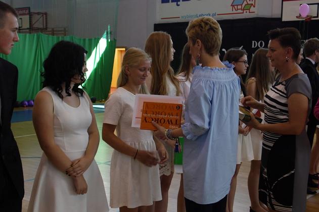 Uczniowie odebrali świadectwa i rozpoczęli wakacje