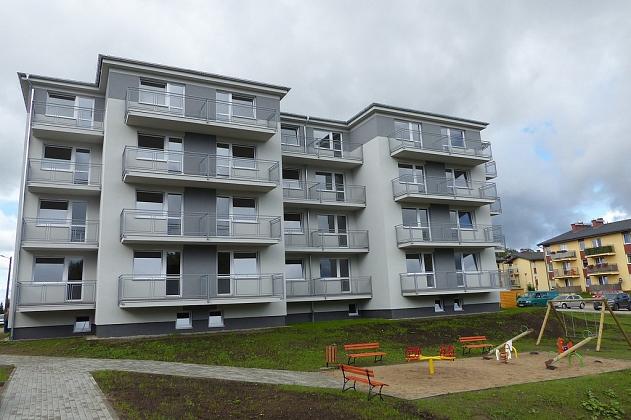 32 rodzin otrzymało klucze do nowych mieszkań przy Gierymskiego 3