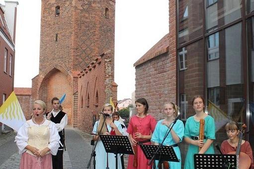 Warsztaty i pokazy tańców dawnych