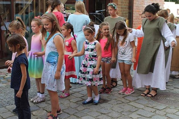 Warsztaty i pokazy tańców dawnych