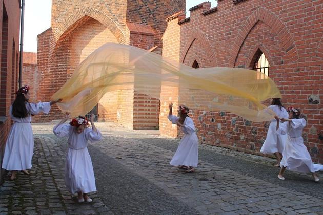 Warsztaty i pokazy tańców dawnych