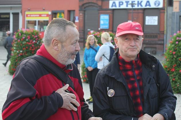 Bez samochodów wyruszyli w okolice Jeziora Lubowidz