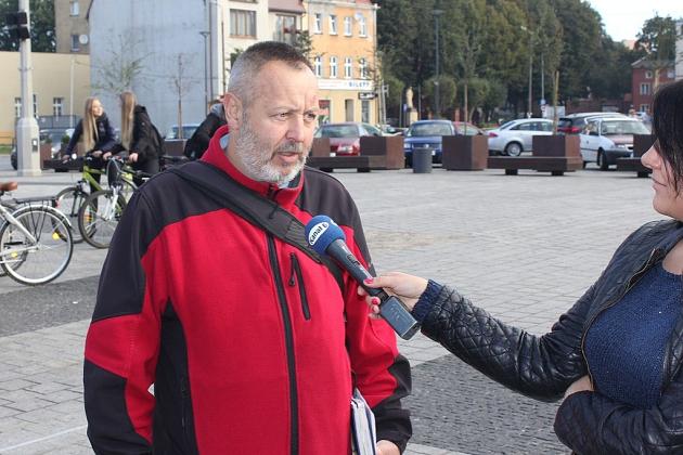 Bez samochodów wyruszyli w okolice Jeziora Lubowidz