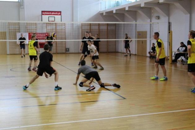 Amatorska Liga Siatkówki po pierwszej kolejce ligowej