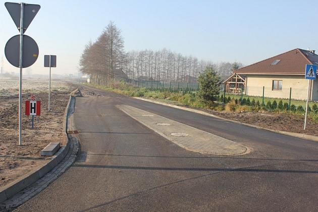 Buczka z afaltem do granic miasta