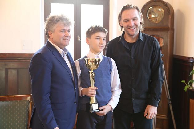 Zdolny młody akordeonista w Lęborka nagrodzony