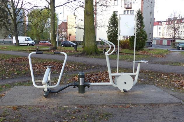 Na Ks. Gracza i w Parku im. Michalskiego stanęły siłownie zewnętrzne