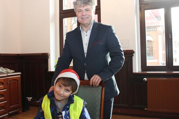 Przedszkolaki ze świąteczną wizytą w ratuszu