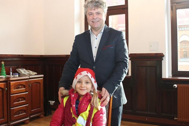 Przedszkolaki ze świąteczną wizytą w ratuszu