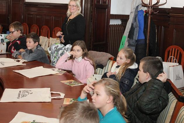 Uczniowie ze szkoły w Garczergorzu z wizytą w ratuszu