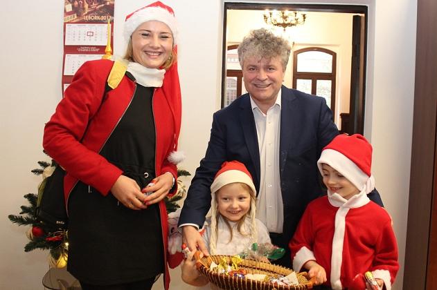 Świąteczna wizyta przedszkolaków z