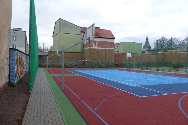Nowe boiska i bieżnia przy Gimnazjum nr 2 i ZS nr 3