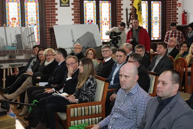 Elektrociepłownia ułatwia walkę ze smogiem. Konferencja w ratuszu