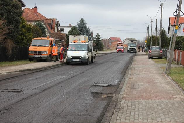 Dobra pogoda sprzymierzeńcem drogowców. Jodłowa w remoncie