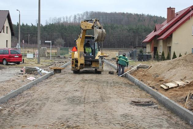 Ciężki sprzęt na ulicy Generała Stanisława Maczka