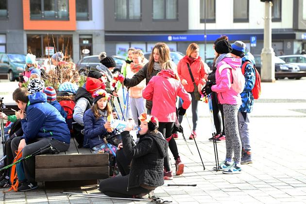 Powitali wiosnę nad rzeką Łebą