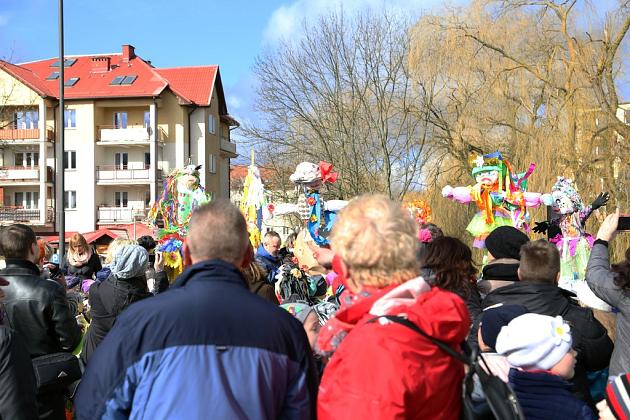 Powitali wiosnę nad rzeką Łebą