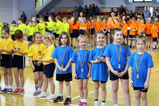 „Kto z nas lepiej i prędzej” – Konkurs Sportowy dla Szkół Podstawowych