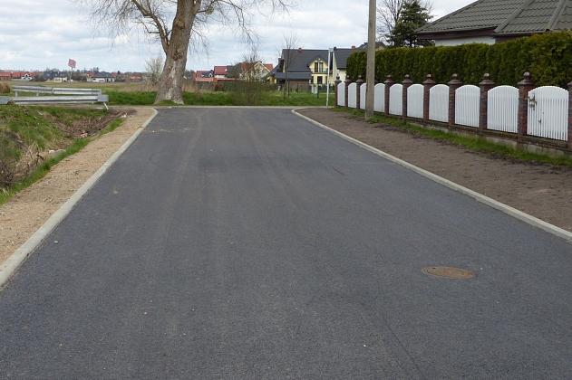 Ulica Generała Stanisława Maczka z nowym asfaltem