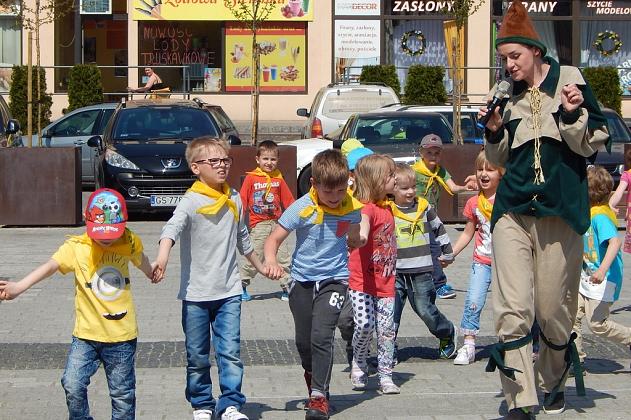 Kolorowe Podwórka - gdzie spotkać krasnoludki?