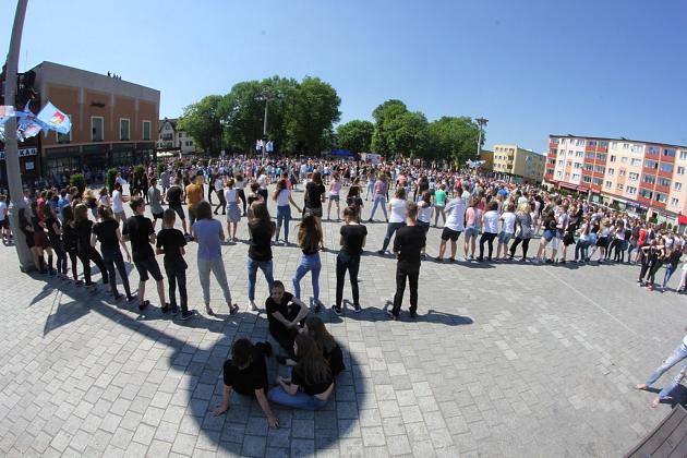 Rekord w tańczeniu układu choreograficznego do piosenki „Chocolate choco choco” pobity!