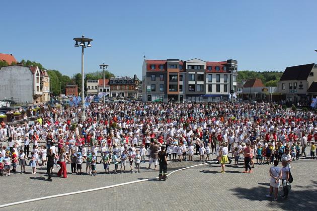 Rekord w tańczeniu układu choreograficznego do piosenki „Chocolate choco choco” pobity!