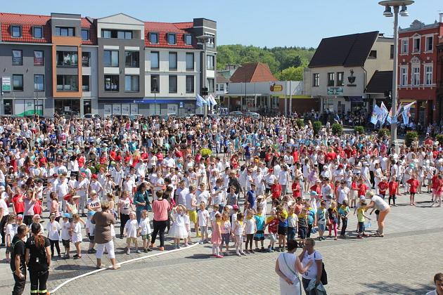 Rekord w tańczeniu układu choreograficznego do piosenki „Chocolate choco choco” pobity!